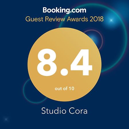 OrşovaStudio Coraアパートメント エクステリア 写真
